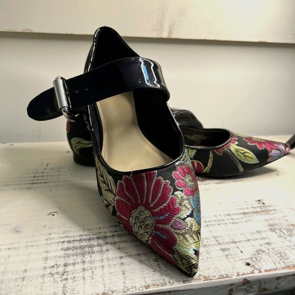 Marc Fisher Shoes Womens 6 1/2 M - Picture 1 of 3